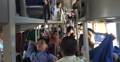 Phạt 15 triệu đồng với nhà xe nhồi nhét khách 