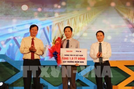 Chương trình nghệ thuật “Khát vọng thống nhất” bên bờ Hiền Lương-Bến Hải