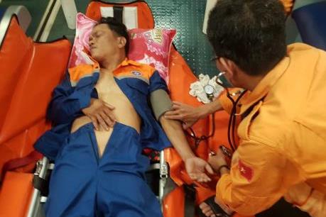 Kịp thời cứu nạn ngư dân trên khu vực biển miền Trung