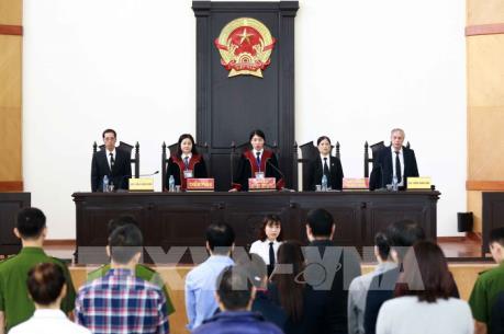 Mở lại phiên tòa xét xử sơ thẩm vụ thao túng giá chứng khoán đầu tiên ở Hà Nội