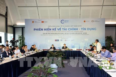 Kinh tế tư nhân gặp khó trong tiếp cận nguồn vốn trung và dài hạn