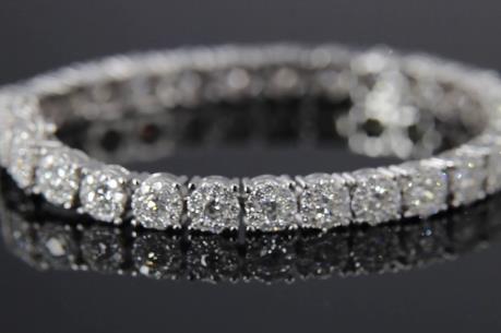 Thu số nữ trang kim cương trị giá 1,7 triệu USD mua bằng tiền biển thủ quỹ 1MDB