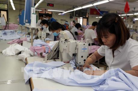 Lý giải rõ hơn về khoảng cách tuổi hưu của nam và nữ