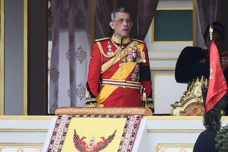 Thái Lan chuẩn bị 150.000 chiếc mũ cho Lễ đăng quang của Vua Rama X