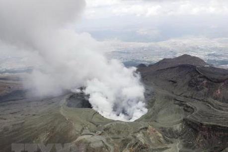 Núi lửa Aso ở Nhật Bản hoạt động trở lại