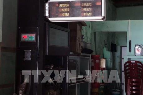 Ngang nhiên bán xăng dầu trái phép quy mô lớn