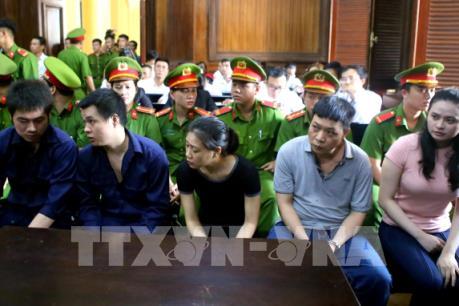 Xét xử sơ thẩm băng nhóm mua bán, sản xuất ma túy lớn nhất nước