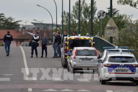 Pháp: 5 người bị một tay súng bắt làm con tin