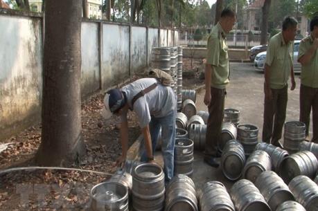 Phát hiện, thu giữ hơn nghìn lít bia hơi không rõ nguồn gốc