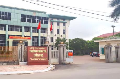 Đăng tin sai sự thật, Trưởng khoa lý luận trường Chính trị bị cách chức