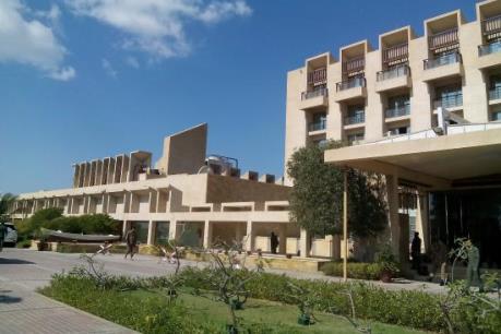 Đấu súng tại khách sạn hạng sang Pearl Continental