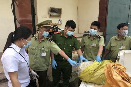 Phát hiện 800 kg lòng lợn không rõ nguồn gốc