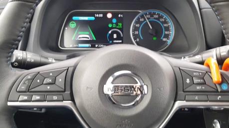 Nissan giúp tài xế có thể “rảnh” tay khi xe đang chạy trên cao tốc