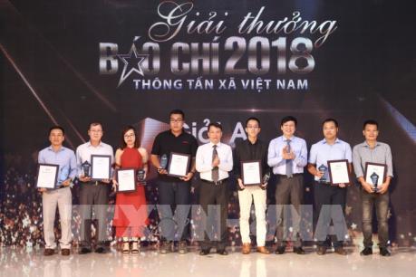 Trao giải báo chí TTXVN năm 2018