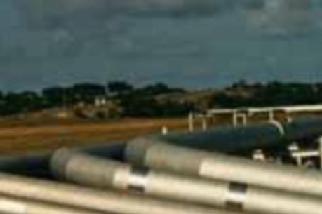 Saudi Arabia mở lại đường ống dẫn dầu sau khi không kích