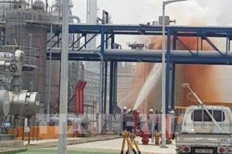 Rò rỉ khí từ bồn chứa dầu, gần 130 người phải điều trị