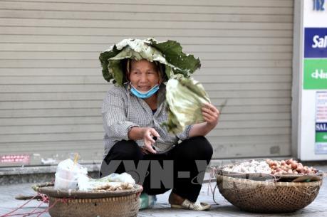 Hà Nội: Nắng nóng gay gắt ảnh hưởng lớn đến cuộc sống của người dân