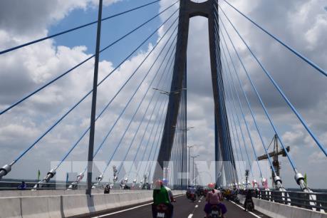 Thông xe cầu dây văng thứ hai vượt sông Hậu