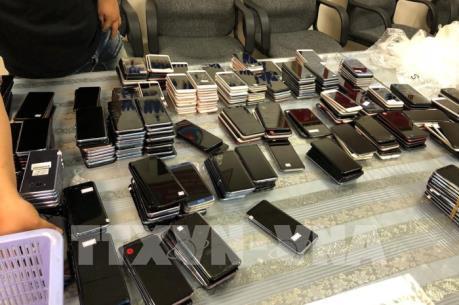 Bắt giữ lô điện thoại "khủng" chuyển qua đường hàng không