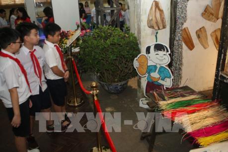 Nhiều hoạt động dịp Tết Đoan Ngọ và Quốc tế Thiếu nhi ở Hoàng thành Thăng Long