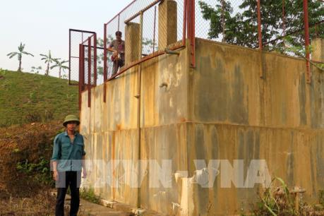 Dân “khát” bên công trình nước sạch tiền tỷ