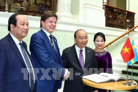 Thủ tướng Nguyễn Xuân Phúc gặp Chủ tịch Quốc hội Thụy Điển