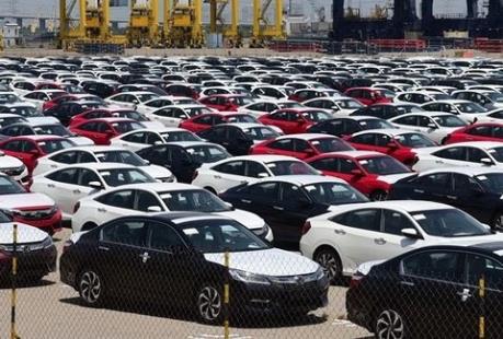 Ô tô nguyên chiếc nhập khẩu vào Việt Nam giảm 18%
