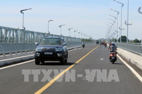 Bàn giao, đưa vào sử dụng cầu Đà Rằng mới