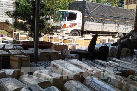 Phát hiện vụ vận chuyển 272 máy lạnh cũ, 182 kiện hàng diện cấm nhập khẩu