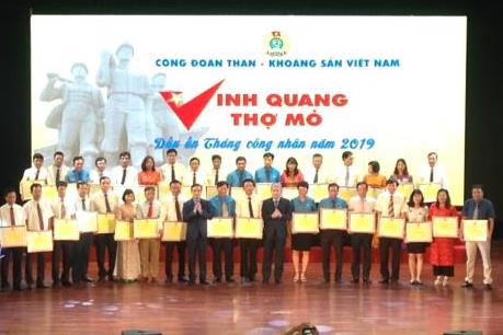 Vinh danh công nhân mỏ