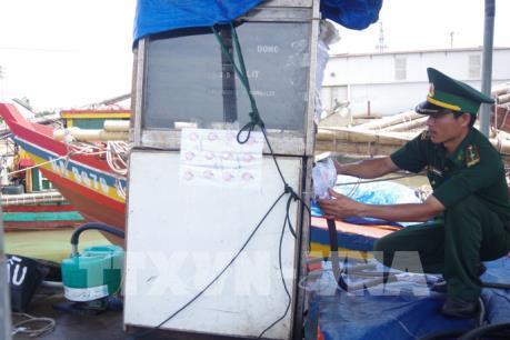 Nghệ An xử phạt hợp tác xã có hành vi bán dầu trái phép trên biển ​