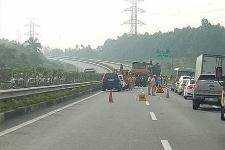 Tai nạn xe khách trên cao tốc Nội Bài - Lào Cai,  6 người thương vong