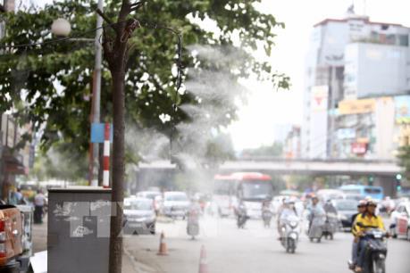 Nắng nóng 40 độ C bao trùm Bắc Bộ và Trung Bộ