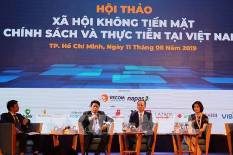Thanh toán không tiền mặt góp phần phòng chống tham nhũng, rửa tiền