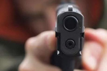Nợ nần cờ bạc, một đối tượng dùng súng đe dọa cướp tài sản