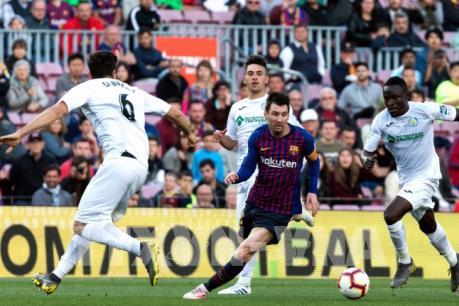 VĐV kiếm tiền cao nhất trong một năm qua là ai?