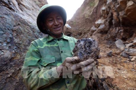 Nhức nhối khai thác vàng "chui" trên núi Bò Tót