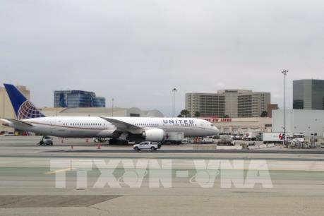 Máy bay Mỹ chở 166 hành khách trượt khỏi đường băng