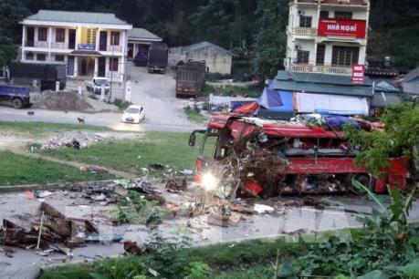 Vụ tai nạn giao thông nghiêm trọng ở Hòa Bình: Phó Thủ tướng chỉ đạo khắc phục hậu quả