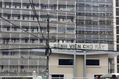 Xác minh vụ “gãy đốt sống ngực, khoan nhầm cẳng chân” ở BV Chợ Rẫy