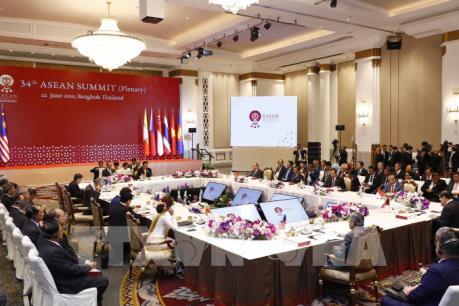 Thủ tướng dự Phiên toàn thể Hội nghị Cấp cao ASEAN lần thứ 34