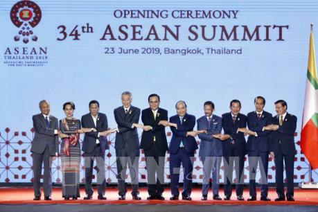 Thủ tướng Nguyễn Xuân Phúc kết thúc tham dự Hội nghị Cấp cao ASEAN lần thứ 34