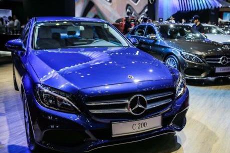 Triệu hồi gần 1.650 xe Mercedes-Benz dòng C-class và E-Class
