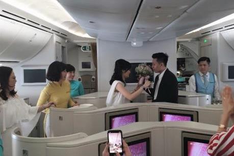 Ấn tượng tiệc mừng đám cưới trên độ cao 10.000m cùng Vietnam Airlines