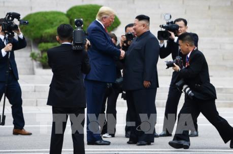 Cuộc gặp Mỹ-Triều tại DMZ: Tổng thống Mỹ mời nhà lãnh đạo Triều Tiên tới  Nhà Trắng