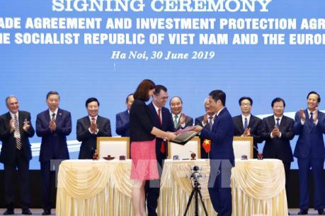 Việt Nam và EU ký Hiệp định EVFTA và Hiệp định EVIPA