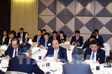 Thủ tướng Nguyễn Xuân Phúc tọa đàm với lãnh đạo một số nhà đầu tư hàng đầu Nhật Bản
