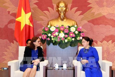 Chủ tịch Quốc hội tiếp Cao ủy phụ trách thương mại của Liên minh châu Âu