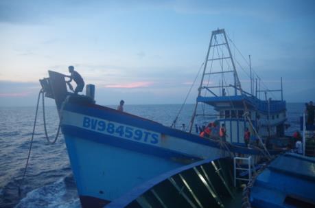 Chủ động ứng phó sự cố tràn dầu trên vùng biển Bình Thuận