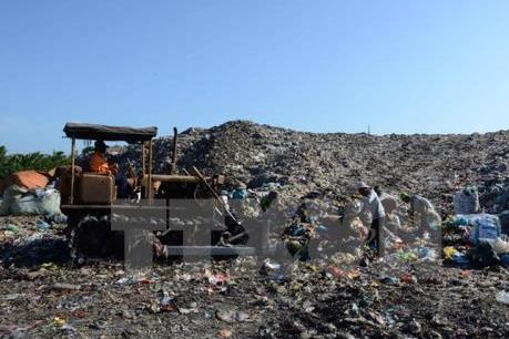 Hà Nội: Chi trả tiền bồi thường, giải phóng mặt bằng bãi rác Nam Sơn